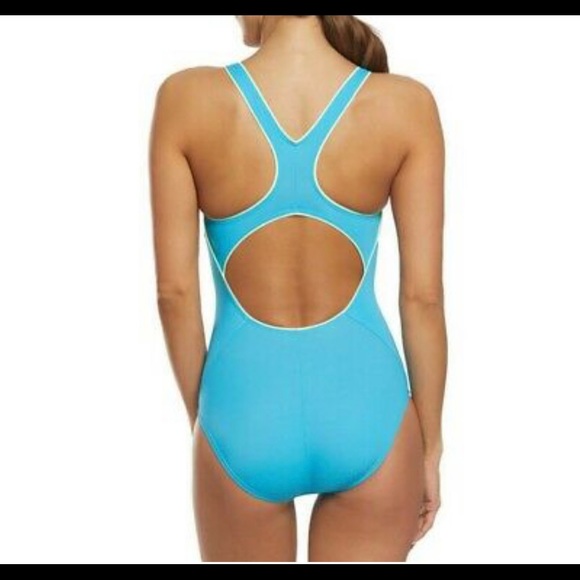 Nike women’s one piece swimsuit - Picture 2 of 6